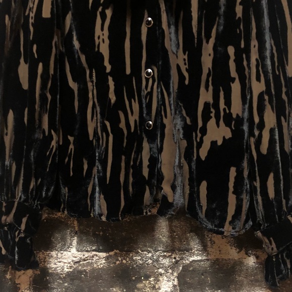 Shrine Velvet Ruffle Snap button Blouse S - Picture 4 of 8